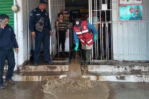 Casi 300 casas afectadas por inundaciones en el oriente mexiquense; Ixtapaluca el más afectado